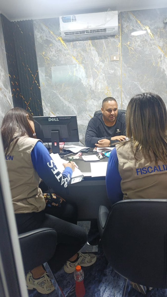SucreSabates's tweet photo. #Entérate | Hoy #14mayo, el SABATES da inicio a la jornada de verificación de deberes formales tributarios en locales comerciales del municipio Andrés Eloy Blaco. 

@NicolasMaduro 
@sucregobierno_b  

#SomosSABATES🇻🇪💙 https://t.co/FDBXD4pNN1