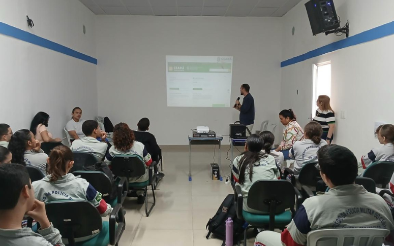 cgeceara's tweet photo. CGE realiza palestra “Caminhos da Cidadania” no Colégio da Polícia Militar do Ceará. A ação foi conduzida pela equipe da Coordenadoria de Transparência e Proteção de Dados da CGE. https://t.co/egM5CVHn7z https://t.co/XcI2qpq1Ic