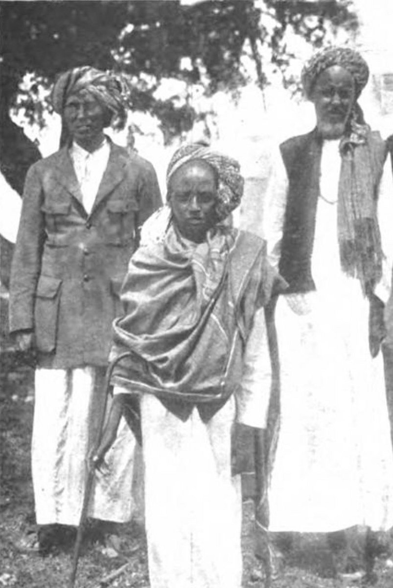 PuntlandVault's tweet photo. Sultan of Kismayo [1925]

Sultan Ahmed Mohamed Sciruà the 13 year old hereditary Harti ruler of Kismayo with his advisors https://t.co/h3eaTy4r0J