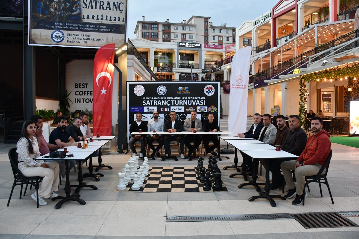 GSB_Sirnak's tweet photo. İl Müdürümüz Fedai Din’in katılımlarıyla, ilimizde ilk kez düzenlenecek Ulusal Satranç Turnuvamızın basın lansmanı gerçekleştirildi. ♟️

Gençlerimizin zihinsel gelişimine katkı sunacak, satranç sporuna olan ilgiyi artıracak organizasyonda tüm sporcularımıza başarılar diliyoruz. https://t.co/6r0qVv6zBE