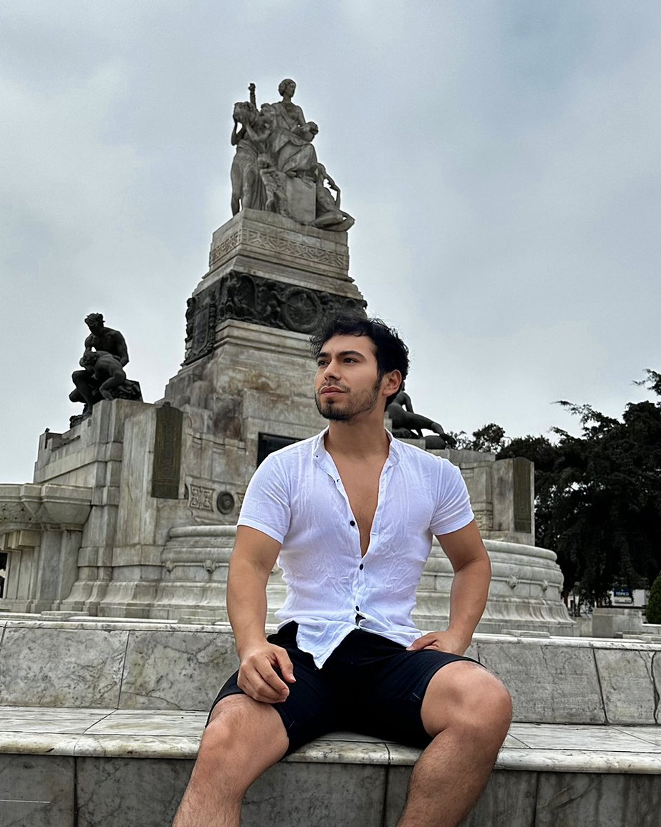 raphaeljc93's tweet photo. Me gusta ser como soy: un poco distante, serio, selectivo con mi círculo social y coherente conmigo mismo. Así vivo en paz... https://t.co/313ANnvba5