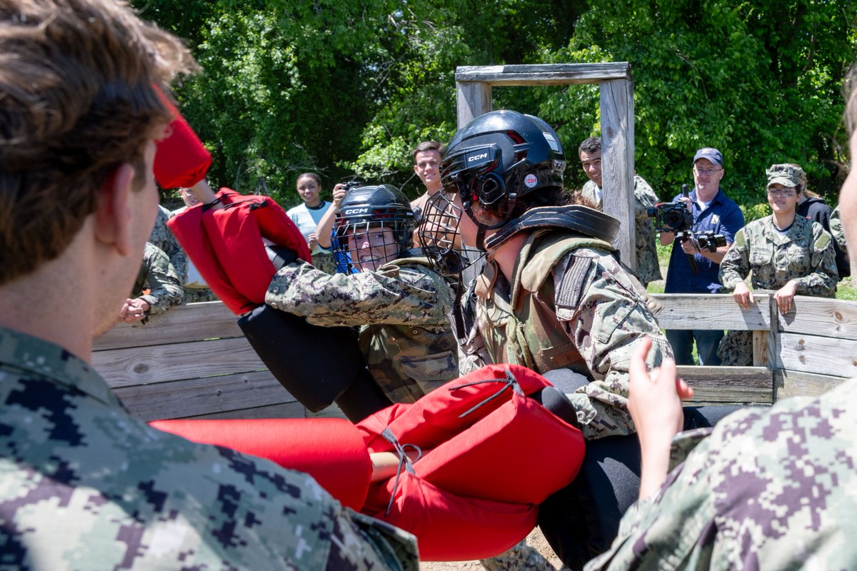 usnasupe's tweet photo. For 15 hours, the Class of 2029 was tested physically, mentally, and as a team. Pugil stick fighting, O-Course, E-Course, Ground Fighting, Pool competition, Bridge run, Boat and Log carries, and much more, challenged their endurance, toughness, and commitment to one another. ⚓ https://t.co/oi2ryF7xd6