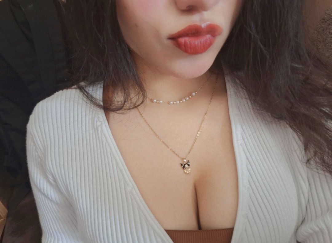 20Complice's tweet photo. Alguien para complacer con mi boquita? 
#pareja
#quito
#sw
#single 
#hotwife https://t.co/5HTDVnfijU