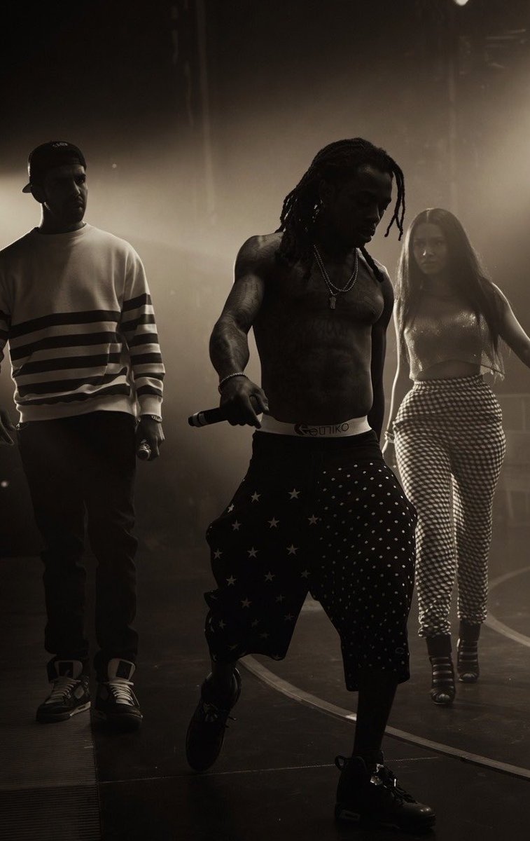 featnickiminaj's tweet photo. The K-I-N-G, the GOAT plus she the Queen
#bigthree #hiphopROYALTY https://t.co/TrhsBsuYEa