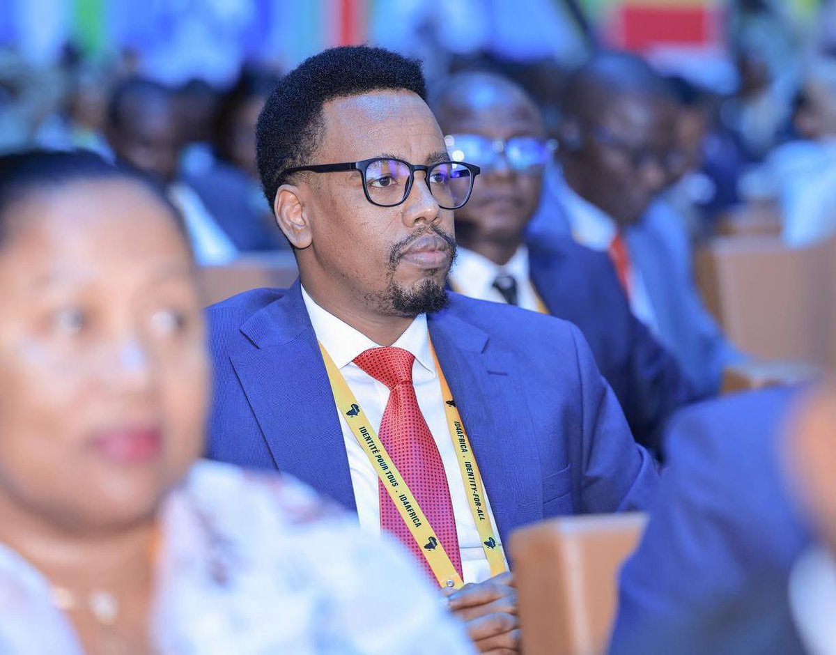 NIRASomalia's tweet photo. Today, NIRA’s Director General, @AbdiwaliAbdulle, alongside Director Abdikani Weheliye of the Ministry of Interior, Federal Affairs and Reconciliation’s CRVS Department, and @AbdillahiBihi from the Somali Payment Switch (SPS), took the stage at @ID4Africa 2026 Annual General Meeting, presenting Somalia’s Digital Identity Playbook to African governments, development partners, and digital identity experts from across the continent.

Under the theme “Digital Identity: From DPI to Digital Public Ecosystems,” the Somali delegation highlighted the country’s remarkable progress in building an inclusive and trusted national identity system:

✅ 1.4M+ citizens registered (as of March 2026)
✅ 70 registration centres nationwide
✅ 47% female enrollment
✅ 100+ integrated services

The delegation also outlined Somalia’s bold roadmap ahead: registering 15 million citizens by 2029 — scaling from pilot to nationwide transformation.

The National ID is becoming a cornerstone of Somalia’s digital transformation, inclusion, and service delivery. 🇸🇴

#ID4Africa2026 #DigitalIdentity #Somalia