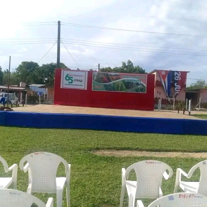 DeivyPrezMartn1's tweet photo. Qué bonito amanecer para la CPA Juan González de Cabaiguán, lista para celebrar el 17 de mayo, Día del Campesino, con el acto provincial en honor al campesinado espirituano. 
#65AñosANAP en #SanctiSpíritusEnMarcha y en #Cuba y vamos por más fieles a nuestras raíces. https://t.co/iRLnbiagSz