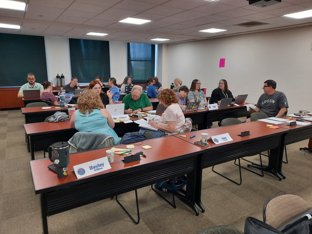 wep_us's tweet photo. Elementary teachers explored “Chocolate Economics” with Dr. Rebecca Roach &amp; Claire West, while secondary educators learned strategies for evidence-based speaking and presentations with Debra Cullen at the EXCEL Professional Learning Network. #uswepproject #ItsAGreatDayToEXCEL https://t.co/etsUgTg1jt