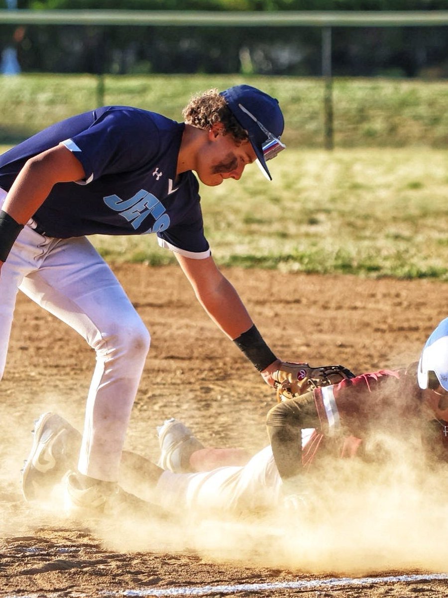 tymatson99's tweet photo. 7th Grade Middle School ball done. .417 with 12 RBIs and 1 HR. 3.818 ERA pitching. See ya next year! https://t.co/tiBbP5NuhA