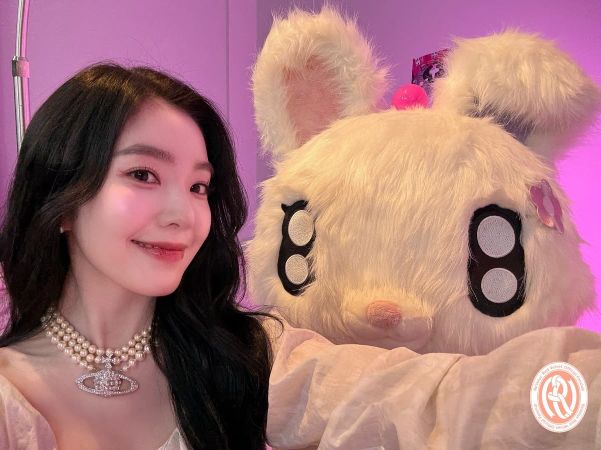 rina tweet media