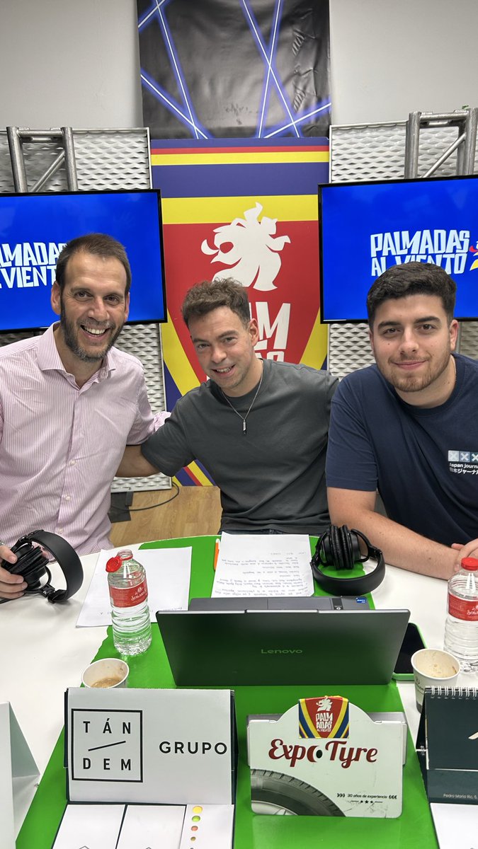 PalmadasRZ's tweet photo. 🚨Estamos EN DIRECTO, en 
𝐏𝐀𝐋𝐌𝐀𝐃𝐀𝐒 𝐀𝐋 𝐕𝐈𝐄𝐍𝐓𝐎

🎙️ @JorgeRGascon
🎙️ @JorgeSerr4no
🎙️ @GonzaloAlba_

👨‍🏫 @Ivanballesterof

📞 @rz_gaston 🇦🇷🦁🇦🇷

👉🏼 https://t.co/rPijesSl1V

⚽️ Vida o muerte

🫶🏽 Vente https://t.co/dXmGxnJVxt