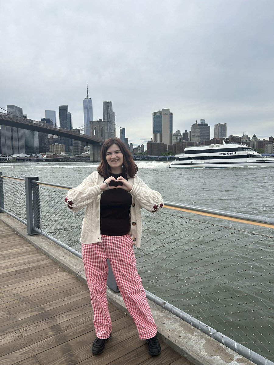 theveryfirstnat's tweet photo. someone hire me for a nyc internship or accept me to a grad program like I literally haven’t been this happy in so long https://t.co/AkFKUp5Mwu