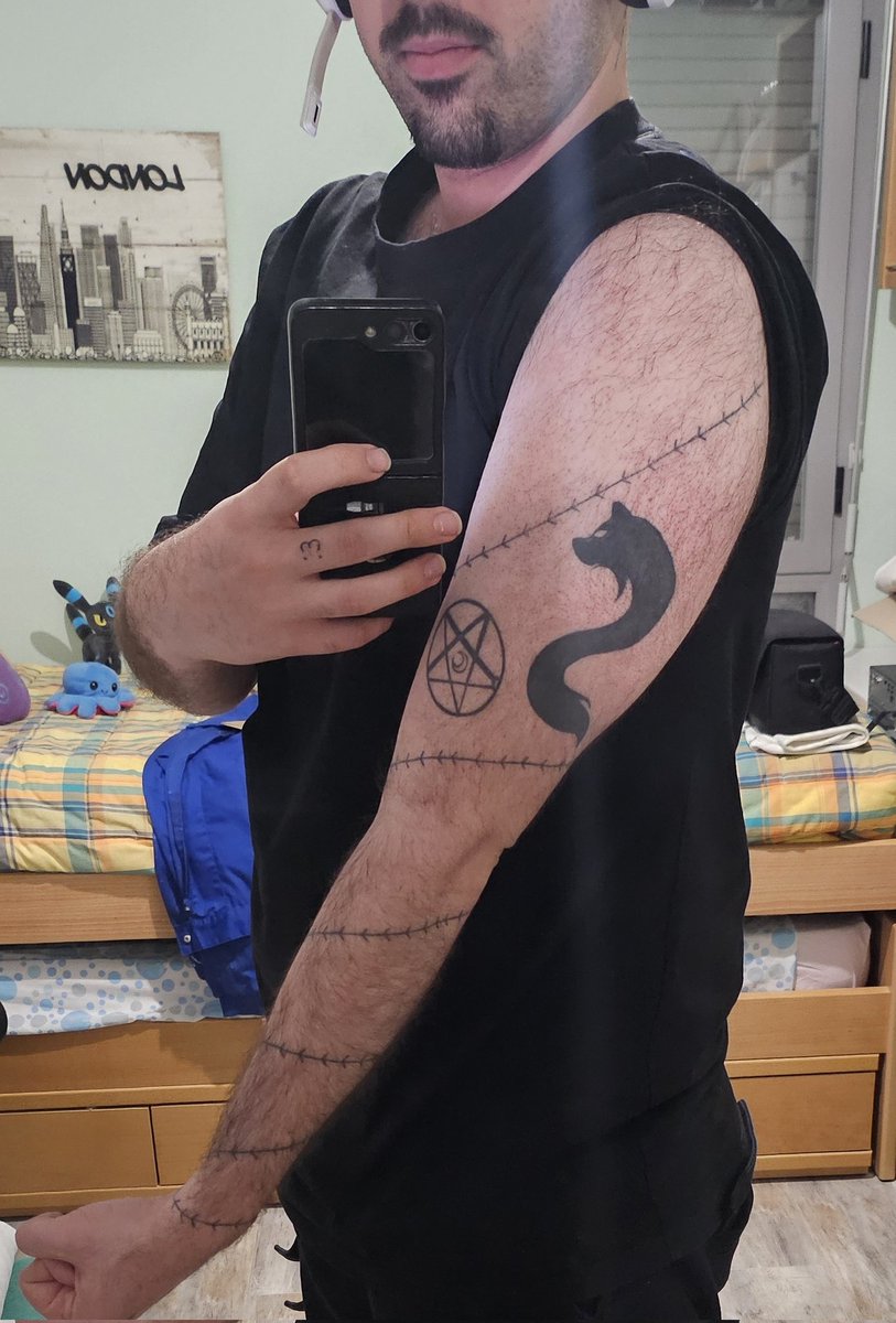 Fantasimal's tweet photo. Desde el corazón hasta el brazo  @Irelyth siempre cerca! https://t.co/nEiOrUILFh