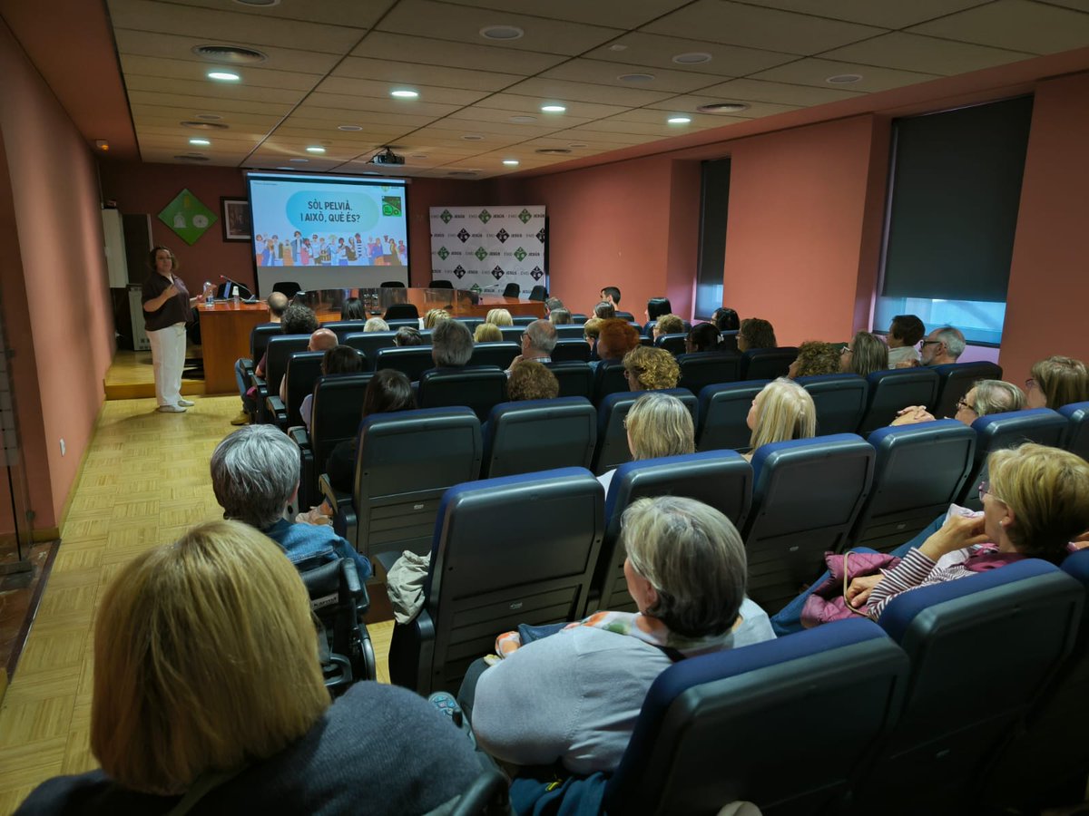 JessEMD1's tweet photo. 💚 Avui hem tancat el primer cicle de “Parlem de Salut” amb una magnífica xarrada de la fisioterapeuta Tània Perales Domini sobre el sòl pèlvic.
Hem descobert què és, quina funció té i com el podem treballar per millorar la nostra salut i benestar en el dia a dia. 

#somdeJesús https://t.co/f8NgaTlClg