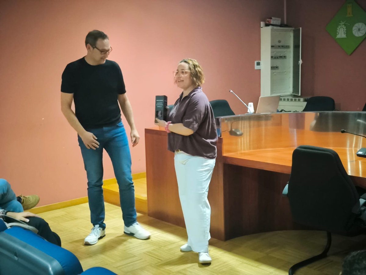 JessEMD1's tweet photo. 💚 Avui hem tancat el primer cicle de “Parlem de Salut” amb una magnífica xarrada de la fisioterapeuta Tània Perales Domini sobre el sòl pèlvic.
Hem descobert què és, quina funció té i com el podem treballar per millorar la nostra salut i benestar en el dia a dia. 

#somdeJesús https://t.co/f8NgaTlClg