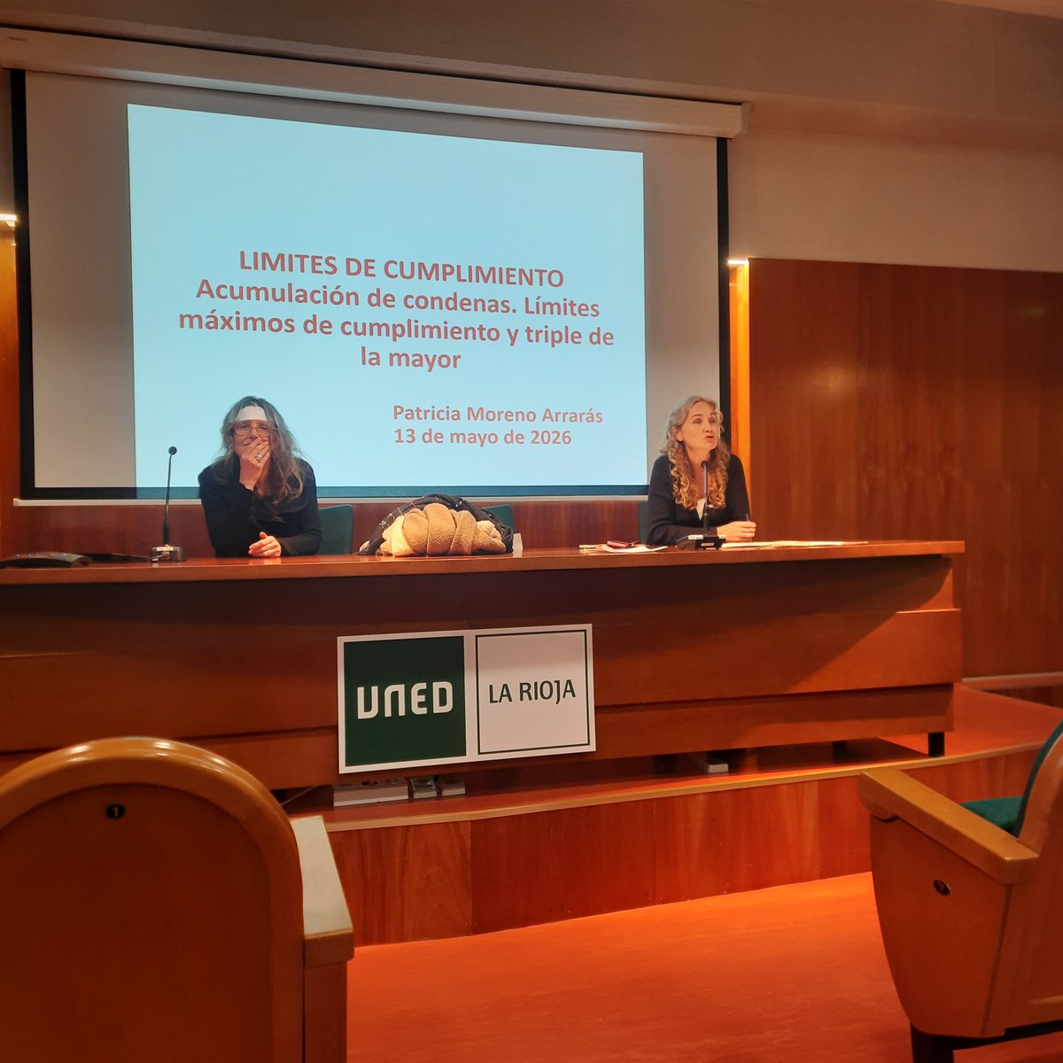 ICARIOJA's tweet photo. Jornada de Derecho Penitenciario de @ICARIOJA. Interesante y práctica. En sede de @uned https://t.co/tzBNPmgTCS
