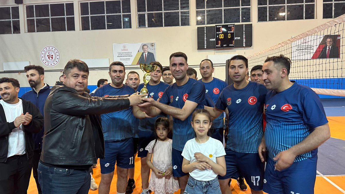 Bitlis Ahlat Gençlik Merkezi tweet media