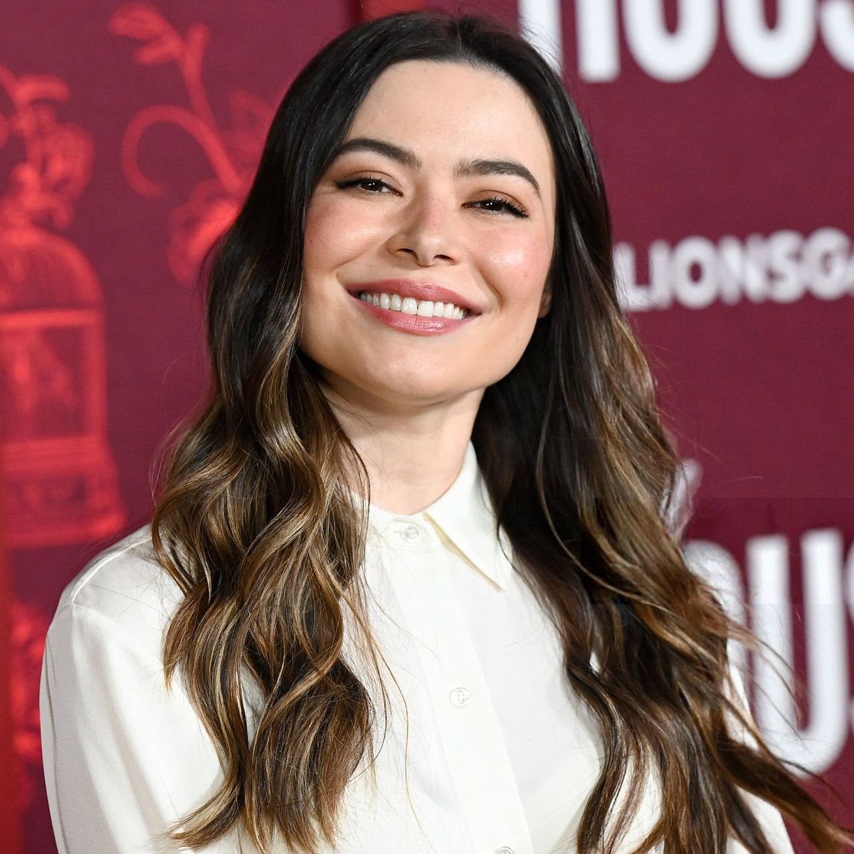 firecosgrove's tweet photo. miranda cosgrove is now 33 years old but she was also once… 🧶 https://t.co/BQ3o8N3OWW
