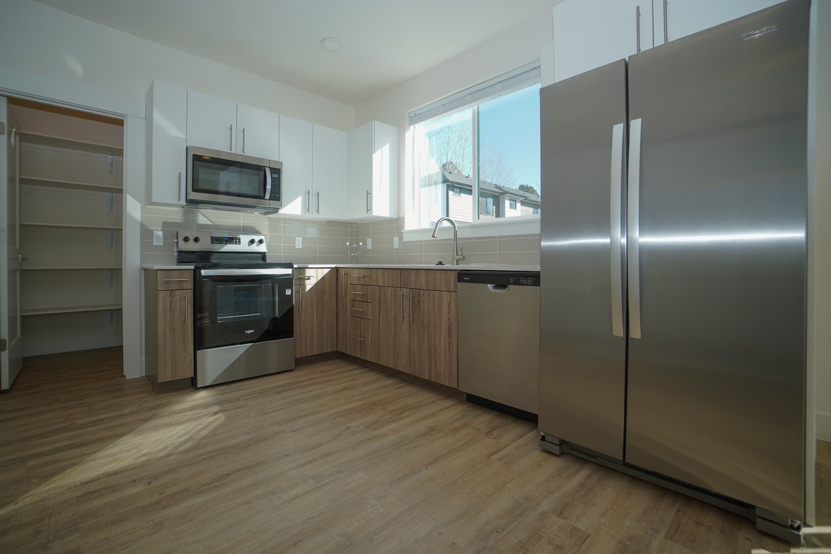 208properties's tweet photo. Open concept layout, custom built ins, private balcony and secure bike storage all in a location that puts downtown Boise minutes from your door. Available at $1,375 with zero security deposit for the first year. Learn more: https://t.co/CDy93zcBPD

#gardencityidaho #idahorentals https://t.co/2pY2srK5Xf