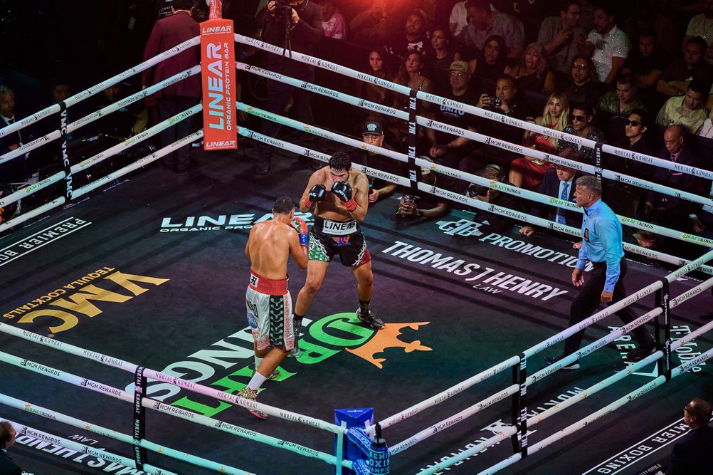Societybees's tweet photo. Built to Win: Thomas J. Henry Backs Championship Boxing in Las Vegas.

#alexdonner #lagoulue #societyswing #livemusic #newyorknightlife https://t.co/OfhQNApnbR