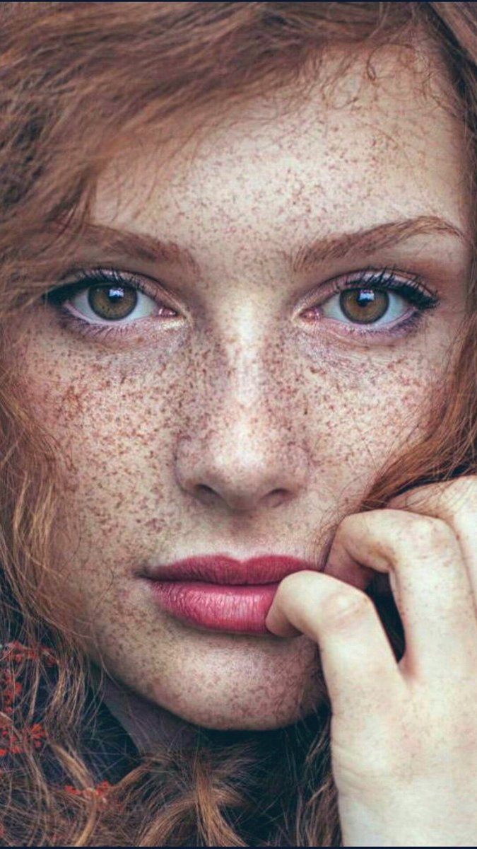 FreckledFace🧡 tweet media