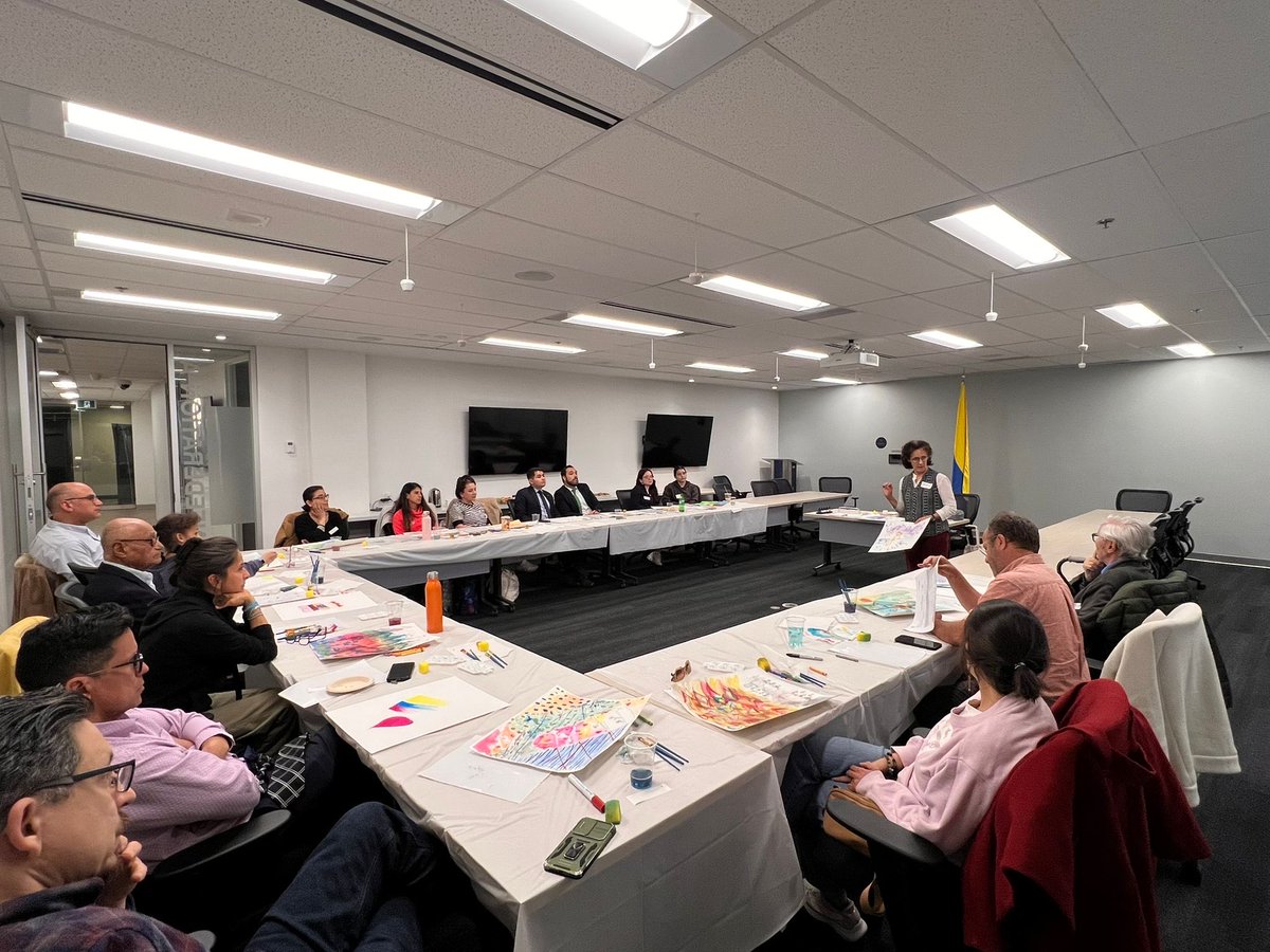 Embajada de Colombia en Canadá tweet media