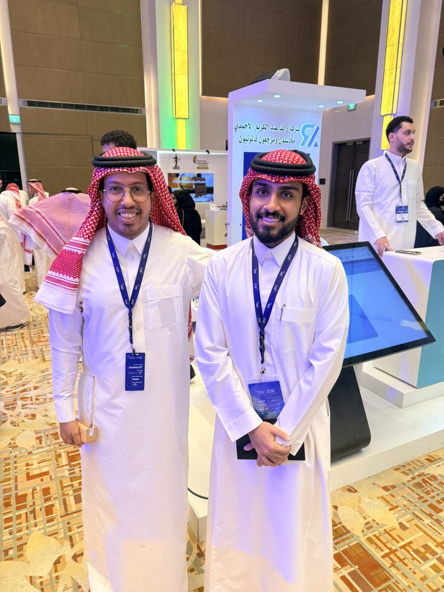 AlalwanAlis's tweet photo. ملتقى التميز المحاسبي 
جميل أن نرى هيئة جميلة تعمل المستحيل من أجل مهنة تكون دائما الى الافضل @socpa_ksa .
و سعيد إني ألتقيت بشخصيات جدا جميلة جبابرة المحاسبة الاستاذ @MajedQahtan و الاستاذ @r_309 و طبعا المعروف لا يعرف عراب الضريبة الاستاذ @ALNasser709 
معرفتهم فخر لي اعتز به. https://t.co/PWorXi6SiT