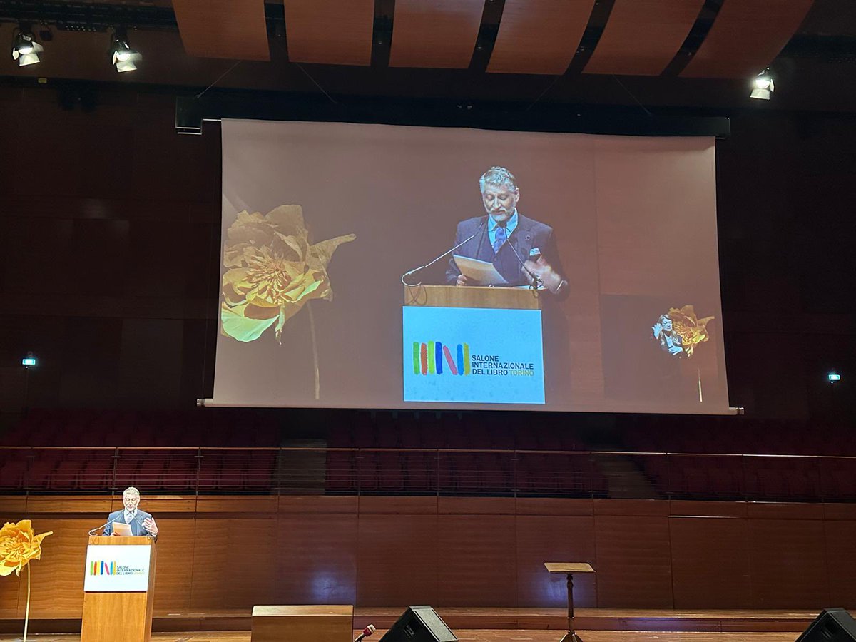 fpcapone's tweet photo. 📚 Prima giornata del @SalonedelLibro di #Torino: inaugurazione col Ministro Giuli e poi presentazione di Pagine Libere Cultura. Tanti amici allo stand di @EdizioniR, una  sala gremita di sindacalisti di @UGLConf Torino e un dibattito vivace e avanguardista!

🇮🇹 #Italia #UGL https://t.co/lqXaqjNu0o