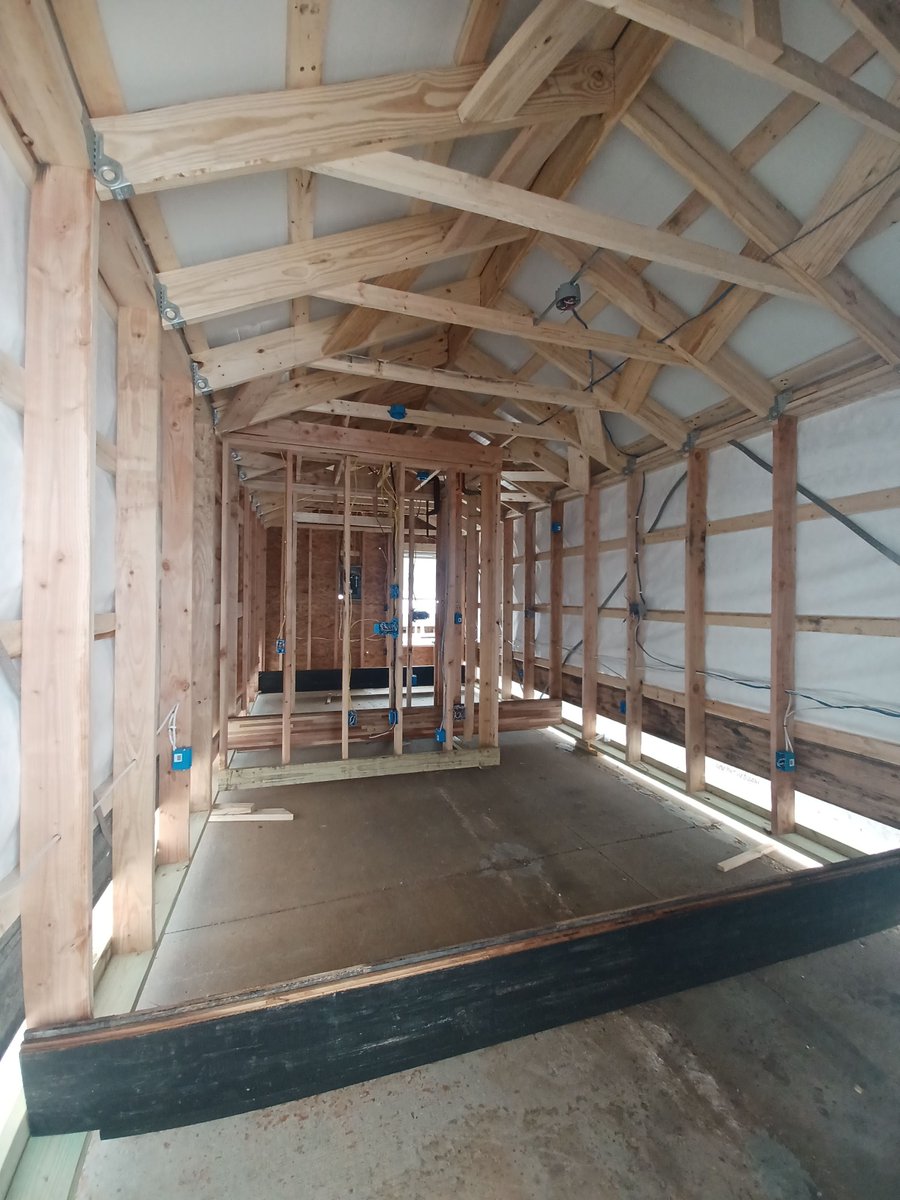 PeasleeTech's tweet photo. We’re proud to partner with Amarr and Tenants to Homeowners on a unique project utilizing garage doors in a different way to build affordable homes for our community.

Read more about this very special project in the Lawrence Journal-World:
https://t.co/e7WK4hKhNj https://t.co/KNWbDIIpq5