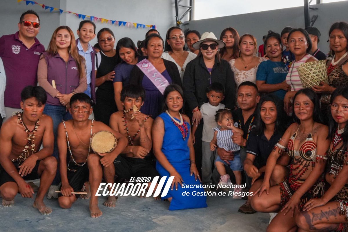 Riesgos_Ec's tweet photo. Hoy, desde #Pastaza, la Ministra @CaroLozanoHaro junto a la @GoberPastaza articularon acciones para fortalecer la atención a familias de la comunidad de Pandanuque, reafirmando el compromiso del Gobierno Nacional con el bienestar y la seguridad de las comunidades amazónicas.

Estar en territorio también significa acompañar y responder. 🇪🇨🫶🏻