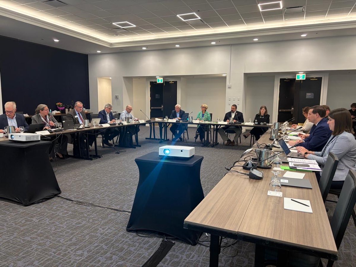 vmva1950's tweet photo. Me dio gusto participar como miembro del comité ejecutivo de la #NAAAN
(North American Agricultural Advisory
Network) en #Ottawa, #Canadá, donde definimos acciones para fortalecer el intercambio académico y el desarrollo
rural de los países de la región. 🌱 https://t.co/eItRyxCCXZ