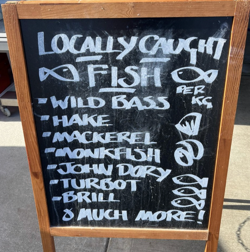 LoveBritishFood's tweet photo. Buying British fish means supporting British fishermen, and giving our coastal communities a desperately needed economic boost.
Let's make sure we all buy British to give these towns the support they deserve...
Love British Fish!🇬🇧 #Fish24 https://t.co/1W2ggzP08e