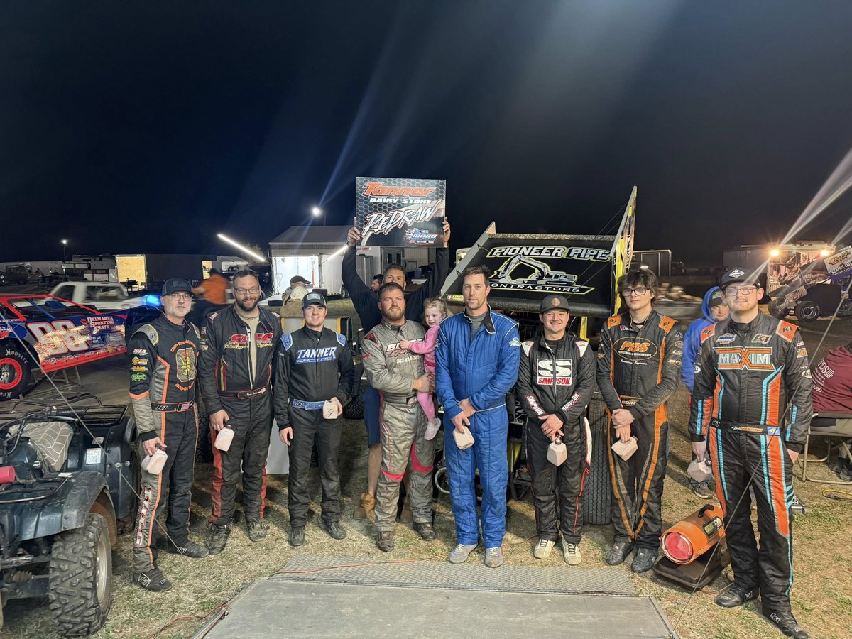 BettsGarage's tweet photo. We had a great time at DE International Speedway last month! The competition was tight &amp; we couldn't be prouder of Troy Betts for his 2nd place finish in the Betts Garage 25-lap feature. Join us as the Mid-Atlantic Sprint Series returns to DE on May 23rd at Middleford Speedway. https://t.co/u9DxErAG1v