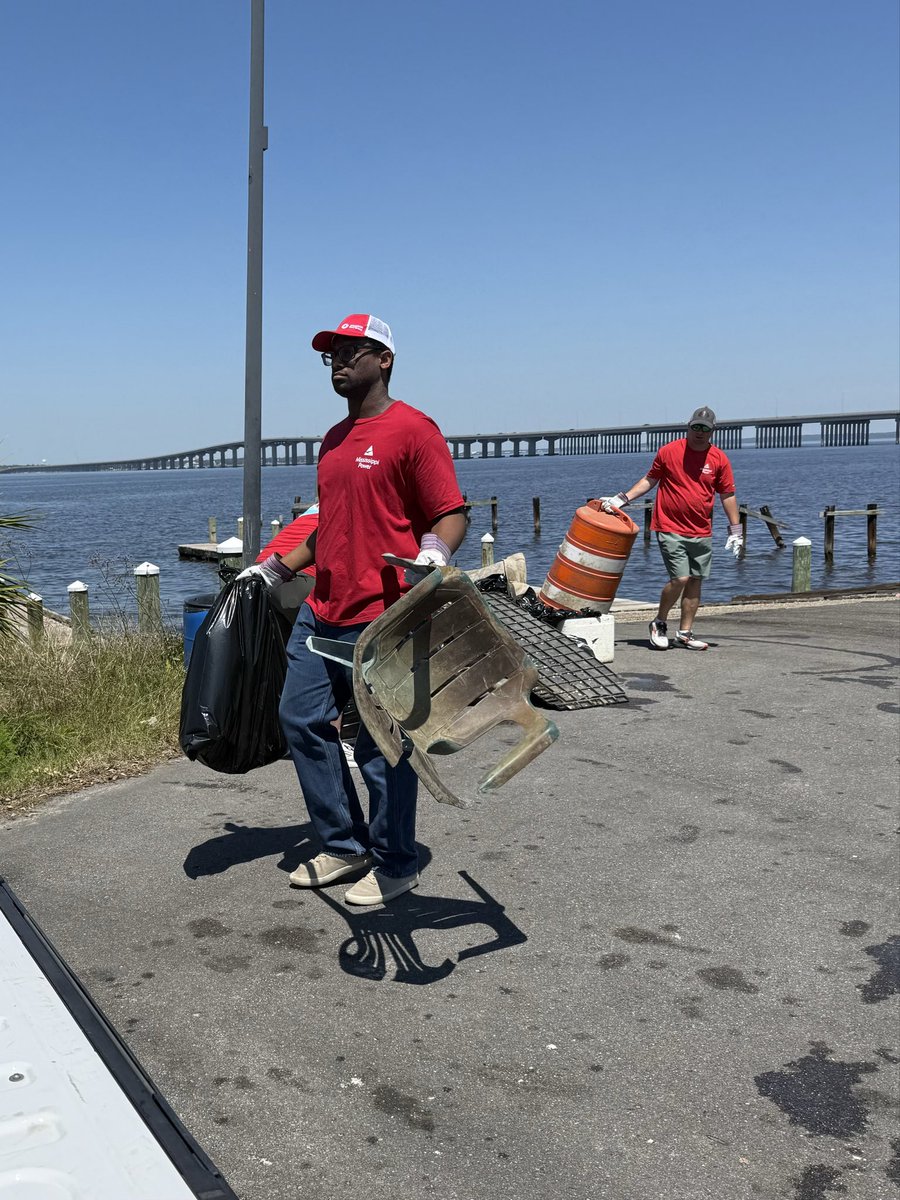 MS_Power's tweet photo. Today, nearly 40 volunteers came together at our Renew Our Rivers Henderson Point cleanup in Pass Christian! More than a ton of trash was collected, leaving our waterways cleaner and our communities stronger 🌊💪 https://t.co/8o1lcObO20