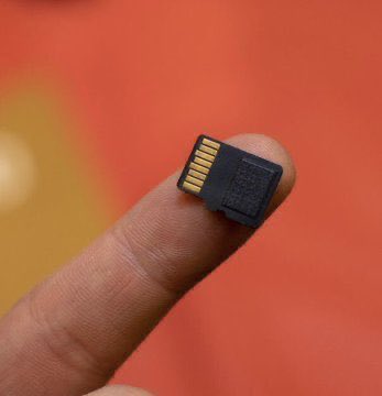 InterestingSTEM's tweet photo. 1956:                                          2026:

5 MB                                           2 TB https://t.co/GDldJZBKZC
