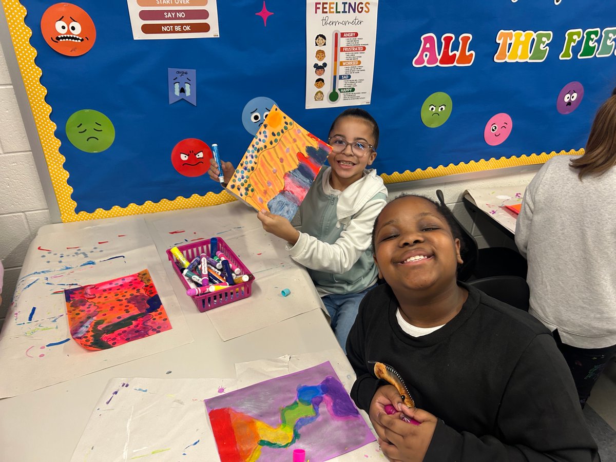 ArtsNOW1's tweet photo. Something beautiful created at Holsenbeck Elementary!📷 @BCSchools1 ArtsNOW was awarded a Georgia Council for the Arts Vibrant Communities Grant to launch a Visual Arts Residency — selected from 62 statewide applications! Huge thank you to Georgia Council for the Arts! https://t.co/5RsS5uSvJx