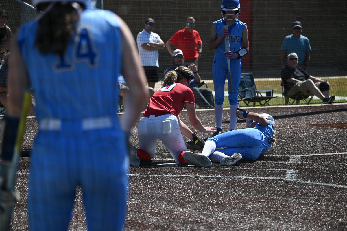 phsrams1's tweet photo. 5A State Softball: Valley View starts the scoring in the 2nd. Farmington answers right back in the bottom half. Valley View and Farmington are tied 1. https://t.co/qPLbodoYCL