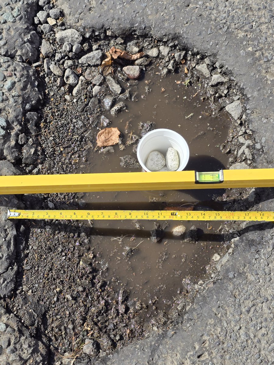 Mr Pothole tweet media