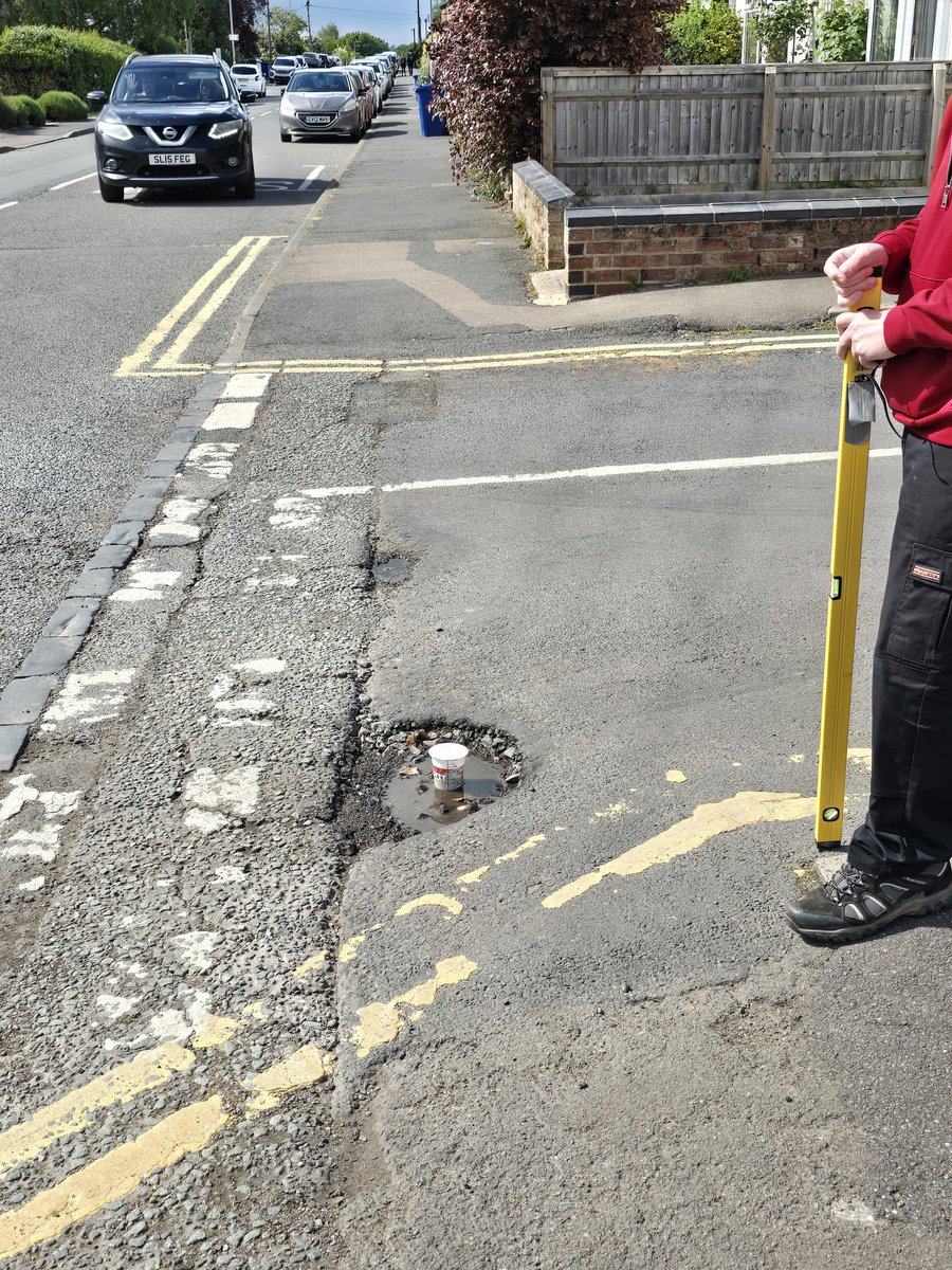 Mr Pothole tweet media