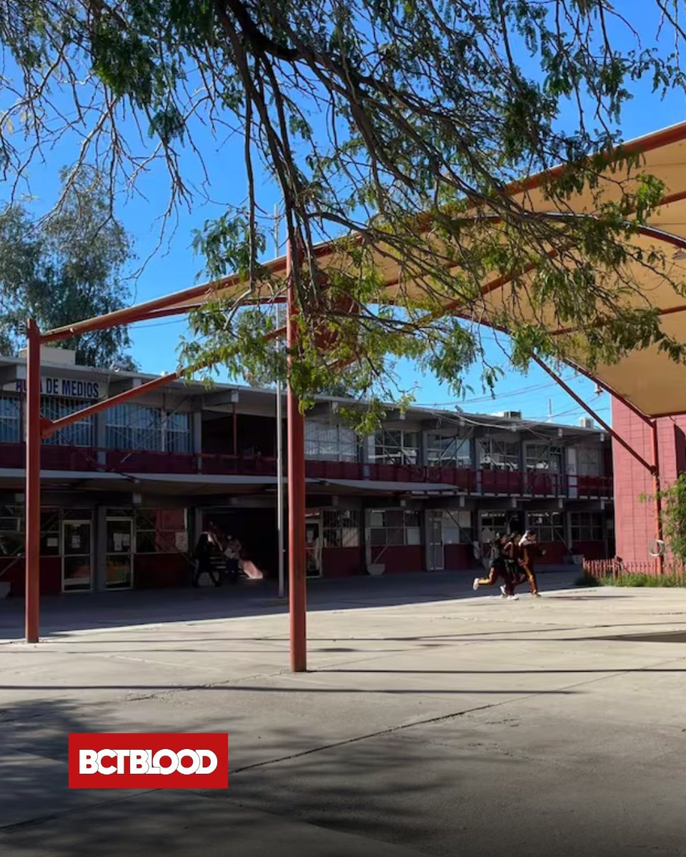 bct_blood's tweet photo. DETIENEN A SEIS MENORES TRAS DETONACIÓN DE ARTEFACTO EN SECUNDARIA DE MEXICALI.

Se registró una fuerte movilización en la Secundaria Técnica 18 de Mexicali tras la explosión de una presunta bomba molotov dentro de un aula. 

#Mexicali #BCTBlood https://t.co/67fhwULwKm