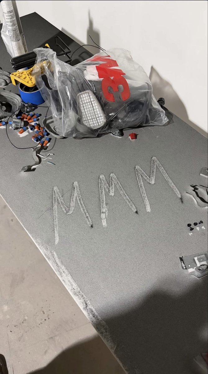 MMMendyy's tweet photo. Whatever wants to be painted https://t.co/wbbOBkR4Ek