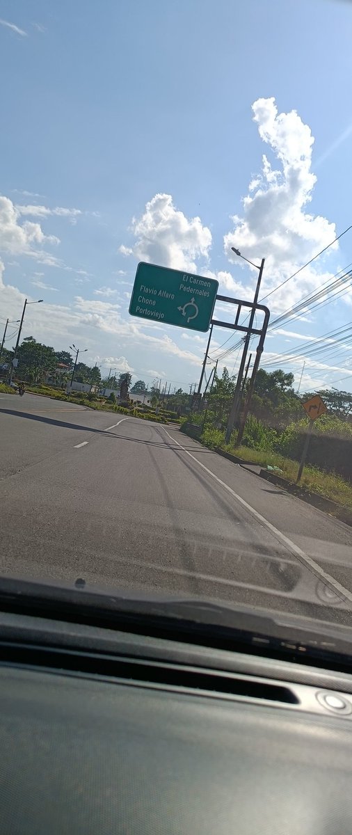 Angel149911's tweet photo. Rumbo a Portoviejo quien por el camino 😈🔥 https://t.co/JA0OYiXr3m