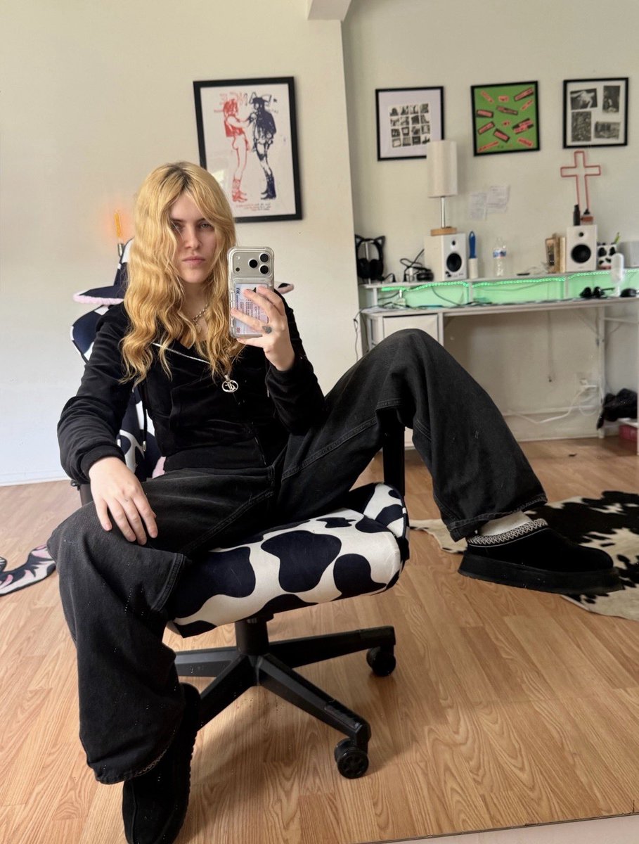 rebecca tweet media