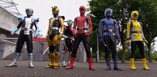 Fun_Facts_JP's tweet photo. Comment your favorite Power Rangers team ⚡ https://t.co/mHebp1BpGb