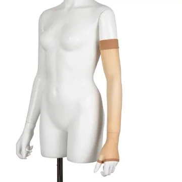 夏は福助。 さらりと風通ふタイツ、パンツ部分蒸れず、サンダル履けば、ぬめり知らずのストッキング。いと薄きアームカバーの、肌に溶けたるもをかし。