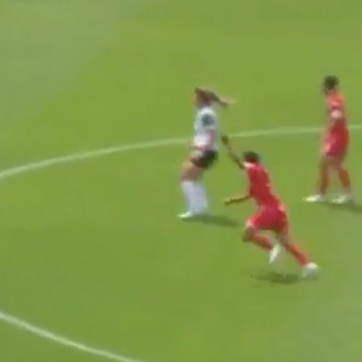 AnthonyF26's tweet photo. @Rolo858 @derechazoar las rivales lo notaron, Rodrigo. La jueza es negligente, el cuerpo arbitral es negligente también y es algo de AFA. https://t.co/vfUaxZ7a2V