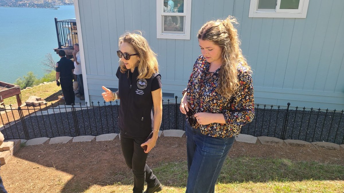 RuralCounties's tweet photo. Yesterday, #RCRC Board members, @countyofnapa  Supervisor @AnneCottrell and @countymendocino  Supervisor Madeline Cline, toured homes retrofitted for #wildfireresilience through the California Wildfire Mitigation Program, hosted by #LakeCounty Supervisor Jessica Pyska. 

Thank you, Supervisor Pyska, for hosting this important tour!