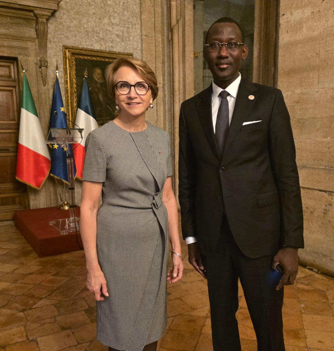 maamcor's tweet photo. Bienvenue à @amdescotes alias Anne de Farnese qui succède à mon petit frère @martin_briens  (Martin de Farnese) en qualité d’Ambassadrice de France en Italie. Une bonne recrue pour la République de la Francophonie de Rome dont je suis le Président éternel. Plein succès ma chère. https://t.co/GDm6sgNJfe