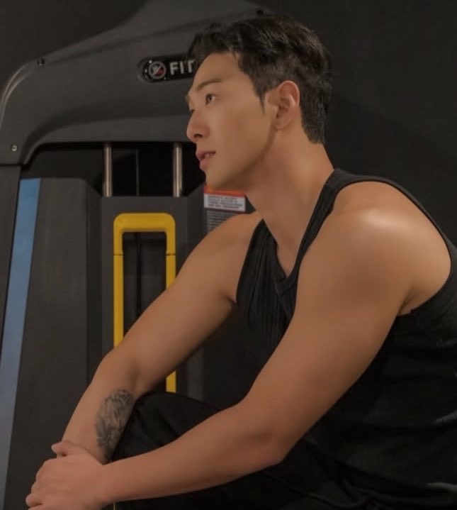hourly baekho tweet media