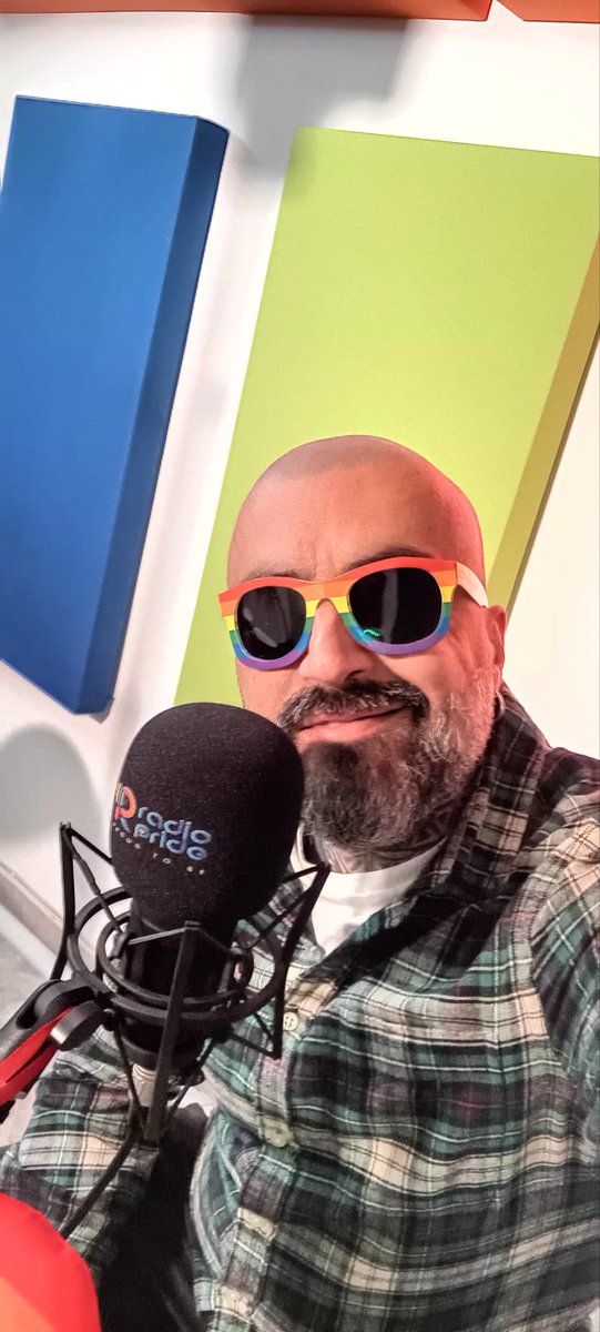 kikditto76's tweet photo. Oggi seconda riunione con lo staff e il presidente  di Radio Pride.  A breve novità.... #podcast #lgbtqcommunity #Queer #radiopride #speakeradio https://t.co/thv7M4K5RX