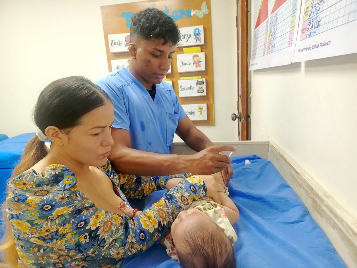 Salud_Guayas's tweet photo. A través de servicios como odontología, tamizaje metabólico neonatal, vacunación y conversatorios enfocados en la promoción de hábitos saludables, el Centro de Salud #AlfredoBaquerizoMoreno garantiza la atención integral a la población en los distintas etapas del ciclo de vida. https://t.co/cSOSnqOQzj